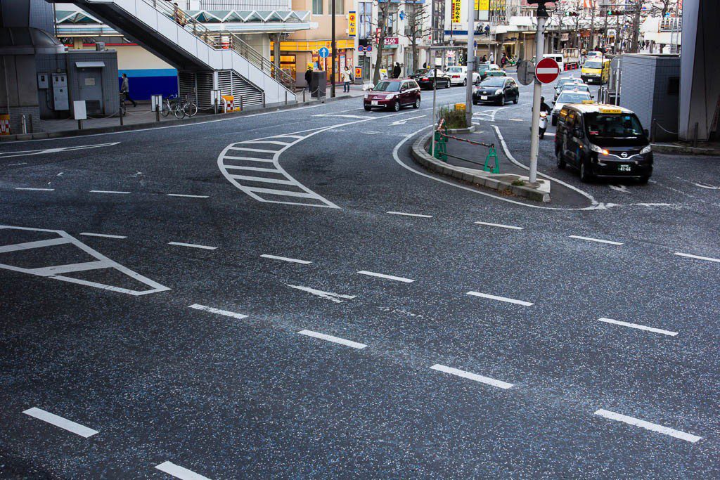 Still lots of little tiny cars zipping around.