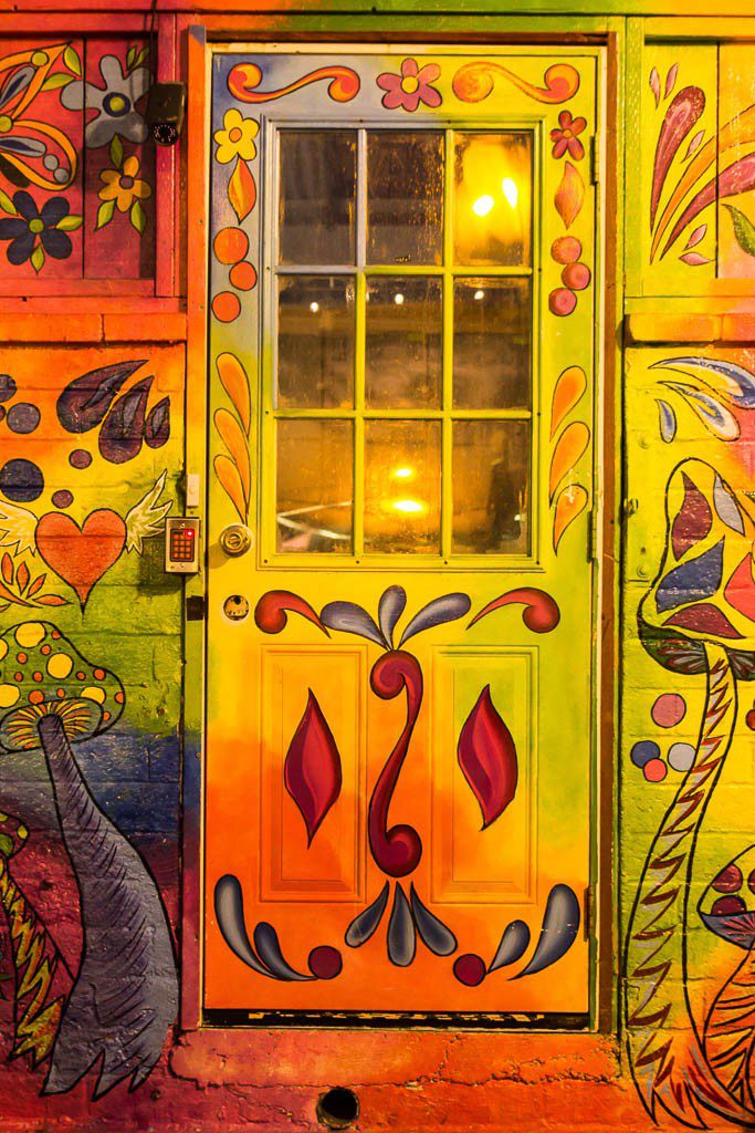 Hippy door