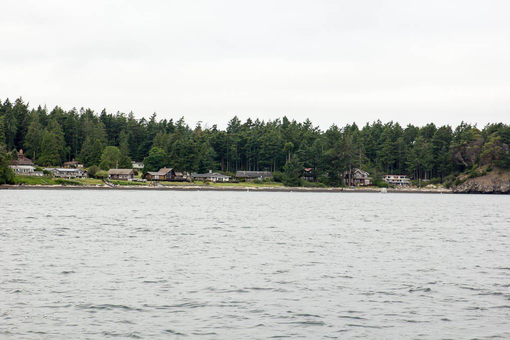 Settlement of waterfront cabins. Wonder if they're vacation rentals?