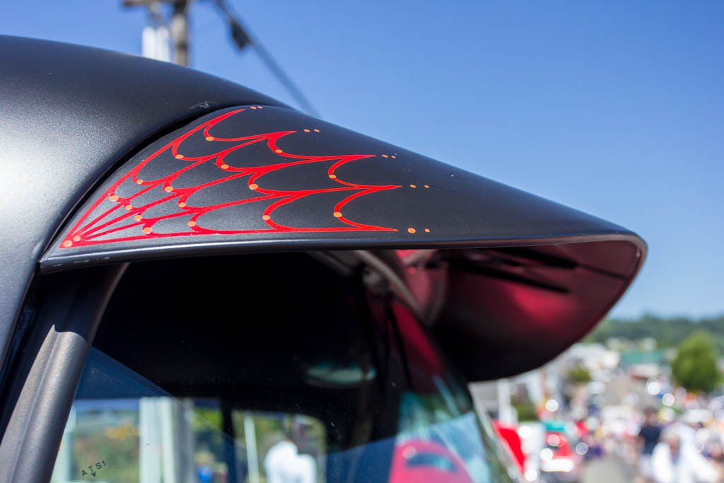 Pinstriping details.  I really need to practice this more so I can stripe MY truck!