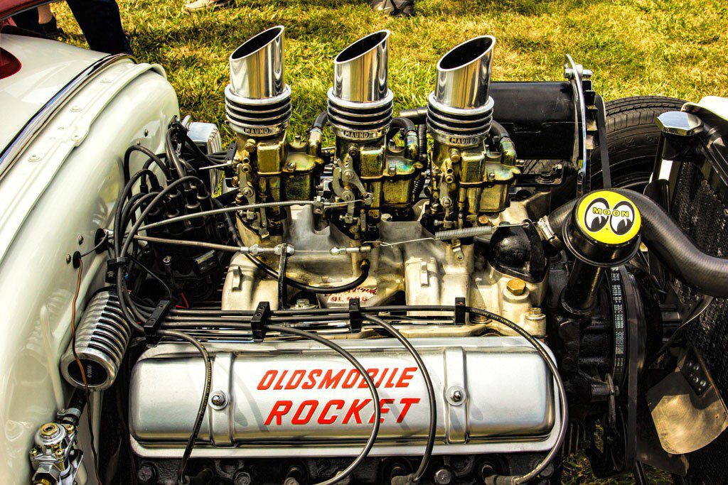 Beautifully detailed Olds Rocket engine.