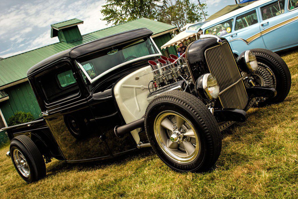 Another shot of the little black truck. I like the cream colored firewall.