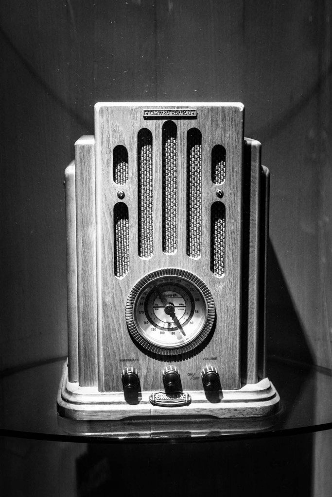 Art Deco radio that Jason really liked.