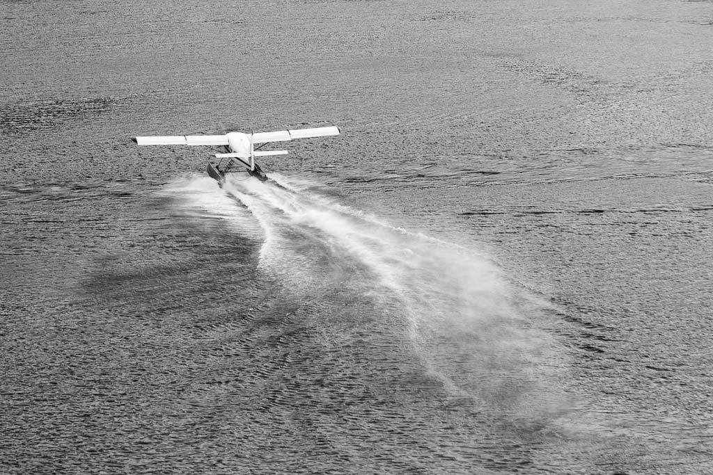 Love the patterns in the water from the prop