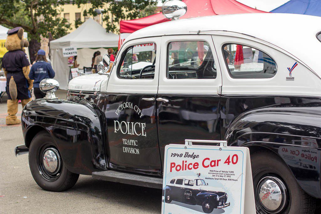 Old police car. I didn't have the wide angle lens so I couldn't get all of it... :(