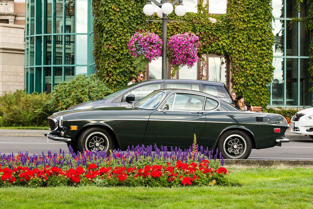 Sweet classic Volvo coupe.