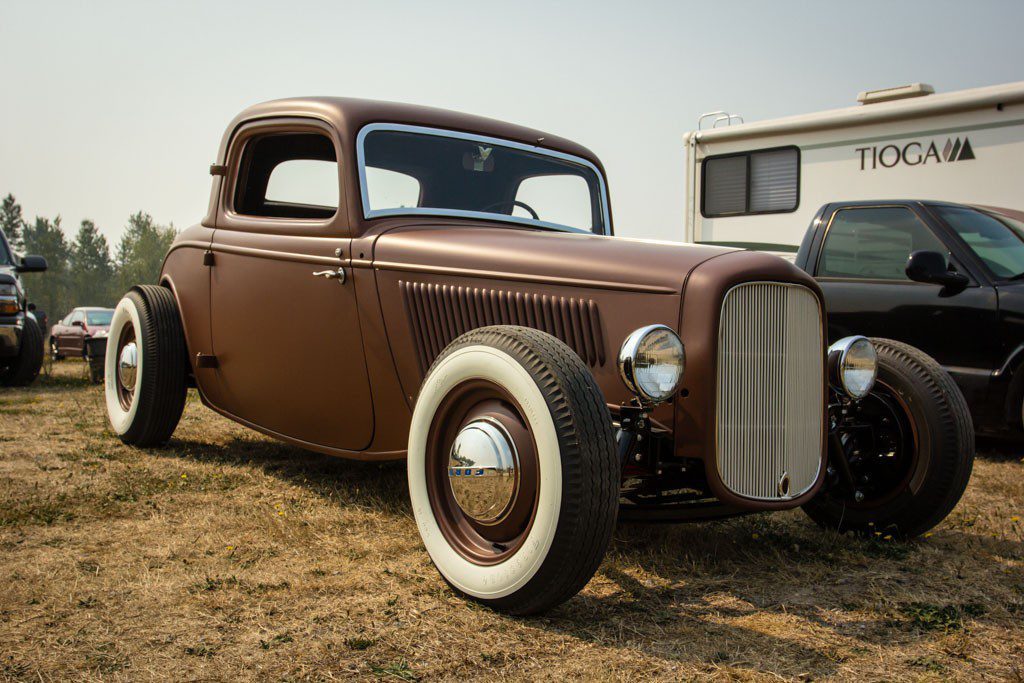 Brown 3-window coupe