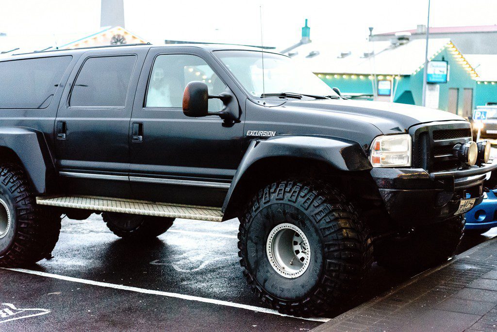 Excursion on like 42" tires? This puts Texans to shame...