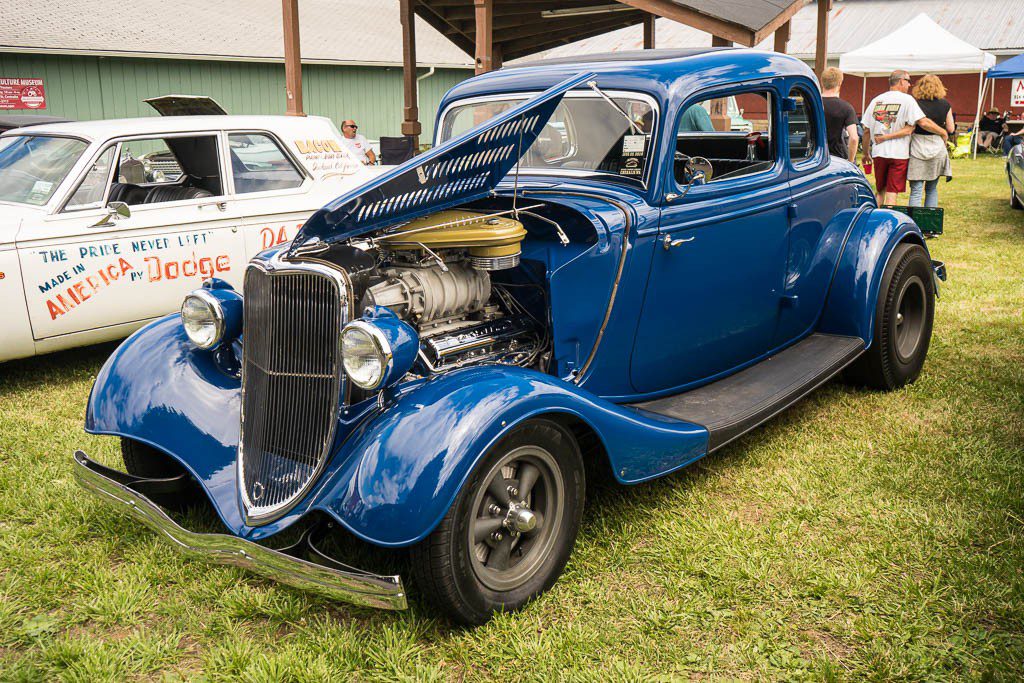 I liked the blue car with the gold air cleaner. it's also a 5-window.