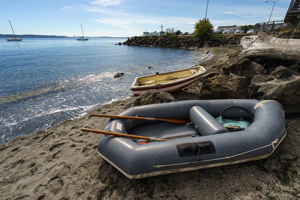 This shot would be about 1000% less interesting if the boats weren't there.  The boats add interest and add to the story. 